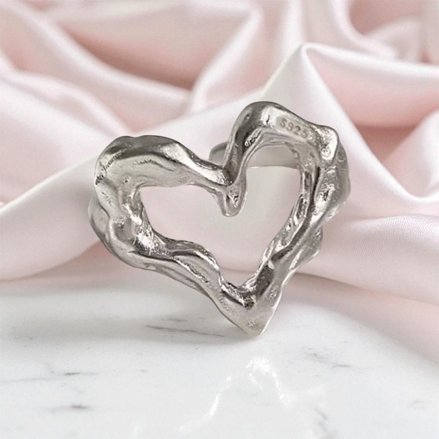 Fractured love ring